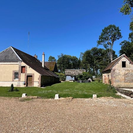 Gite A La Ferme De Sainte Radegonde Lanneray Exterior foto